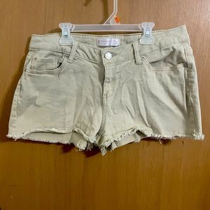 No boundaries khaki cutoff jean shorts size 17